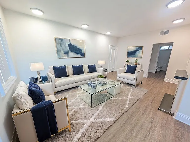 922 N Croft Ave #101 — Photo 3