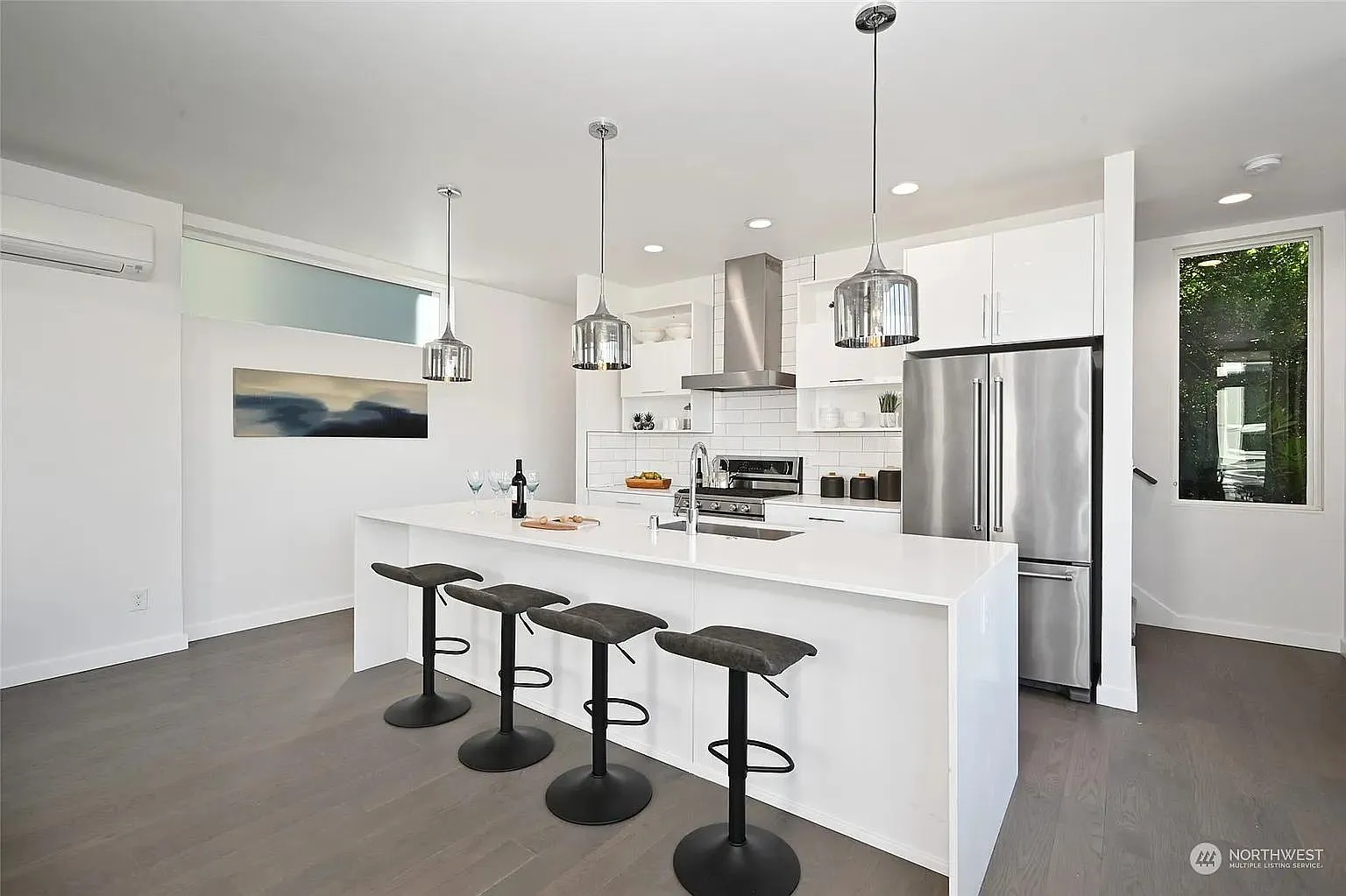 3 bed, 2.5 bath, 1880 sqft, $1,600 — Photo 4