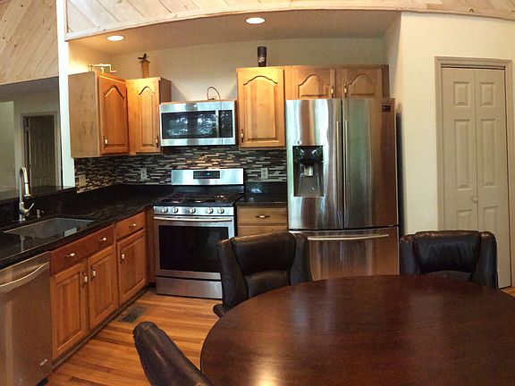 Kitchen & breakfast area 