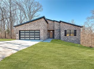 26 Whithorn Cir, Bella Vista, AR 72715