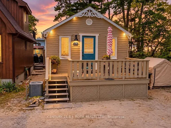 230 Shore Ln, Wasaga Beach, ON L9Z 2J1