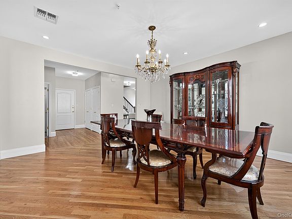 5th image of 10 Lemberg Court #401
