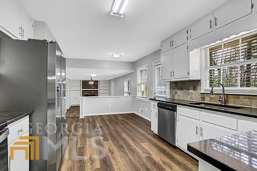 4th image of 523 Rockborough Dr