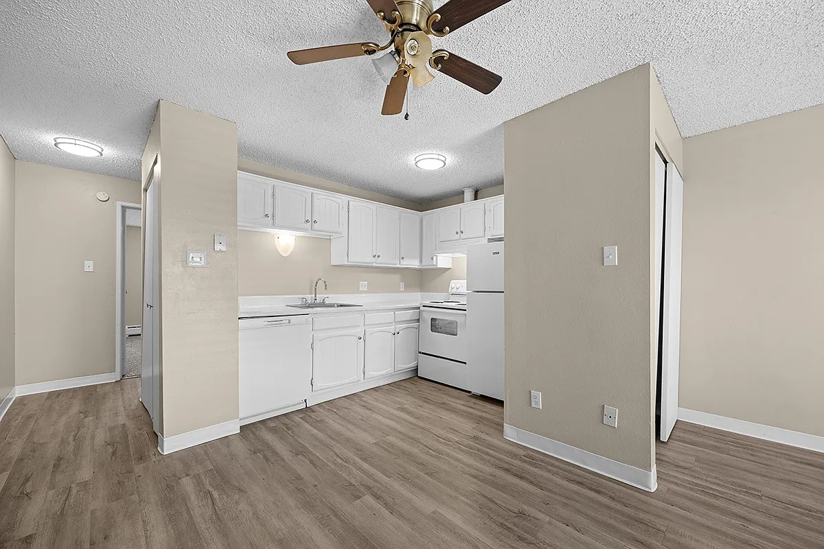 Garden Pointe — Photo 4