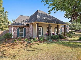 300 Semoia Ln, Ridgeland, MS 39157