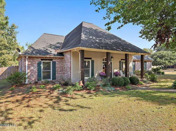 300 Semoia Ln, Ridgeland, MS 39157