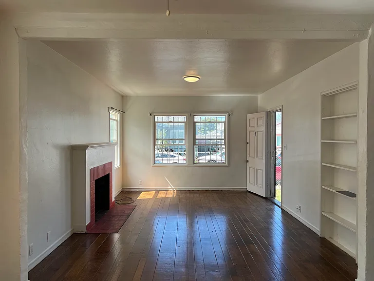 1238 106th Ave — Photo 1