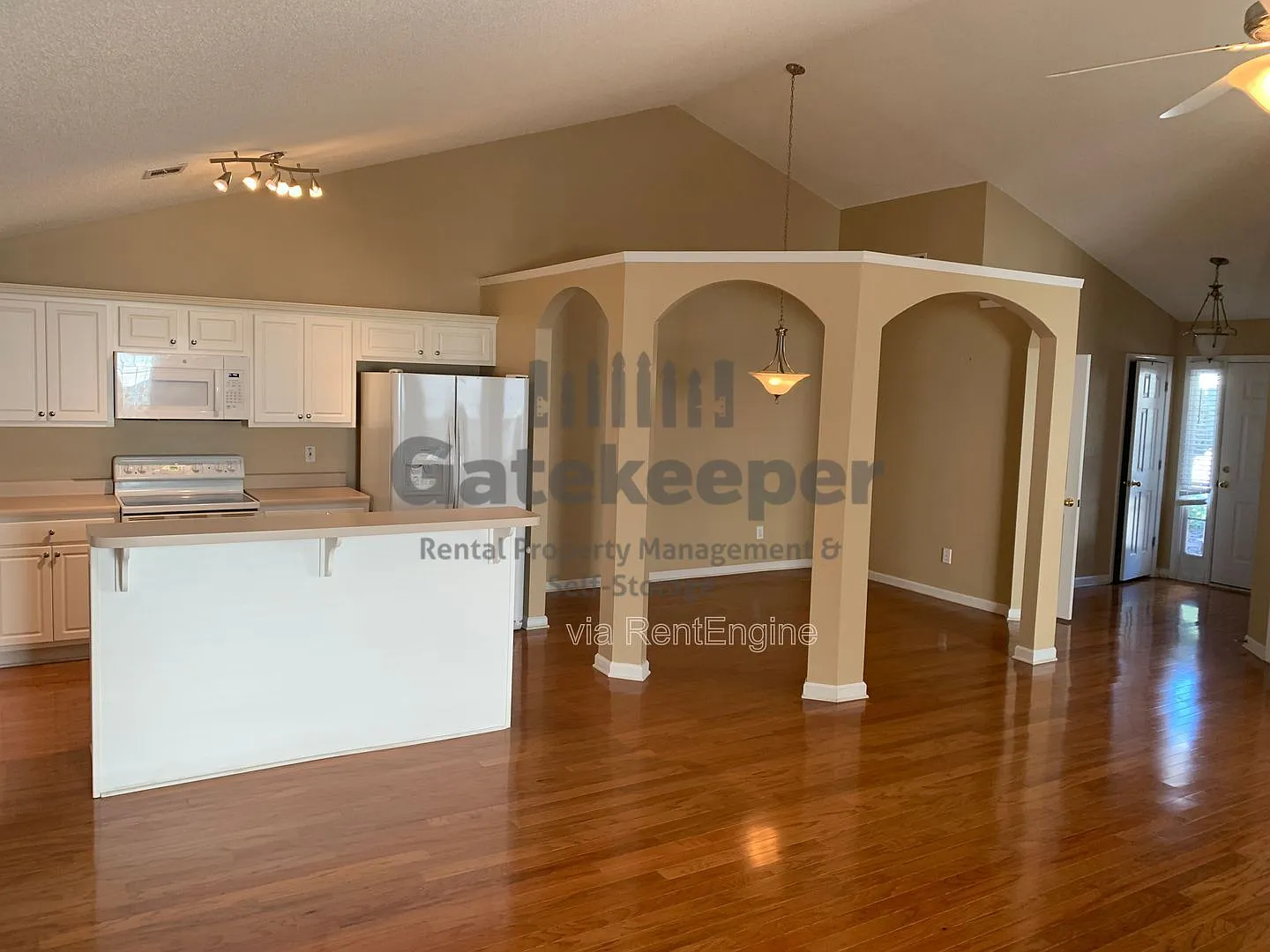 2 bed, 2.0 bath, 1300 sqft, $1,750 — Photo 3