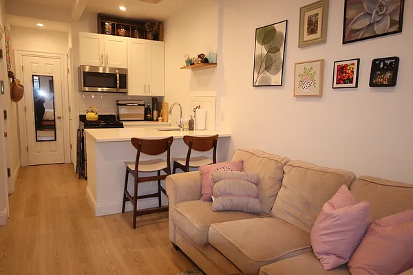 Rented by Living New York | media 12