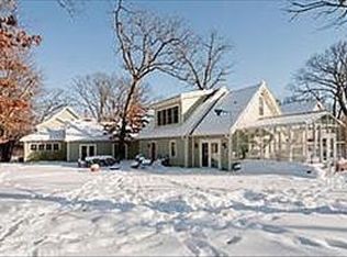 467 E Illinois Rd, Lake Forest, IL 60045