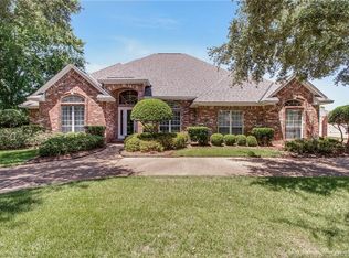 521 Parklane Dr, Bossier City, LA 71111