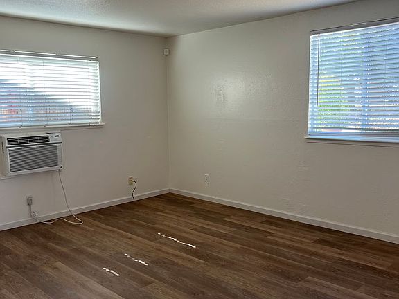 2nd image of 1911 Wildwood Way APT 1