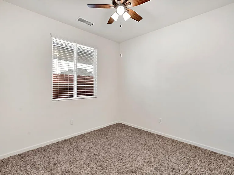 2153 Lombard Ln — Photo 20
