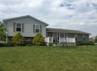 615 King Ridge Dr, Ashland, OH 44805