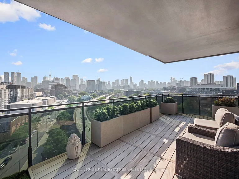 21 Lawren Harris Sq #904 — Photo 34