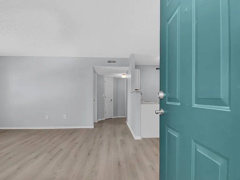Fountain Place Apartments — Photo 10