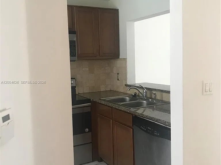 3825 NW 90th Ave #3825 — Photo 7