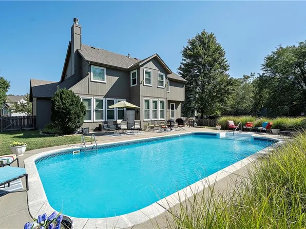 12134 Craig Ln, Overland Park, KS 66213