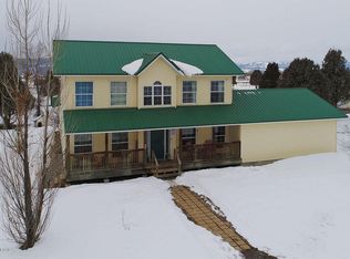 555 Hoback Dr, Star Valley Ranch, WY 83127