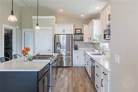 4960 Whisper Way — Photo 3