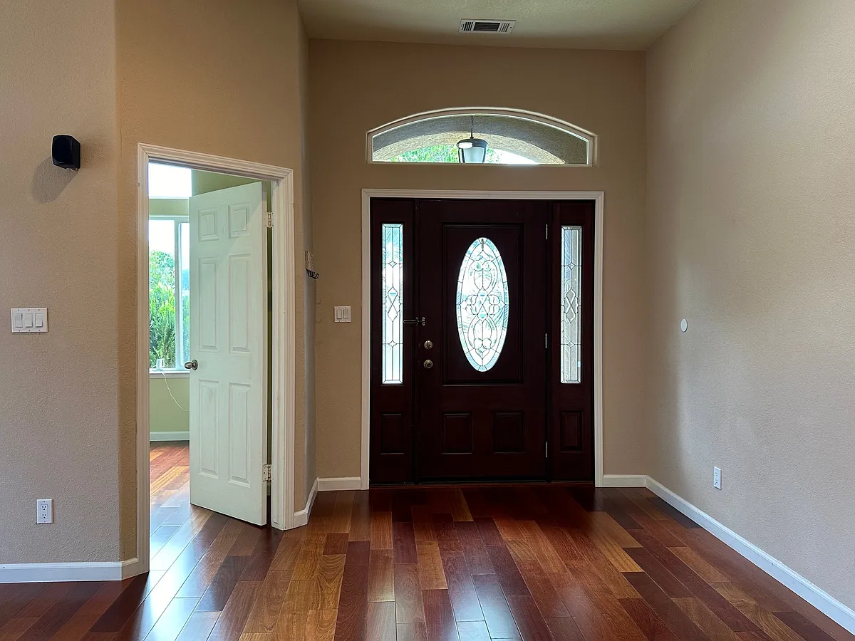 Building Photo - 4986 Rio Vista Ave