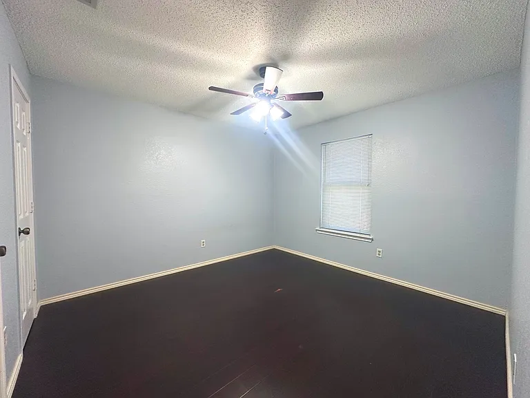 2318 Crystal Creek Ln — Photo 17