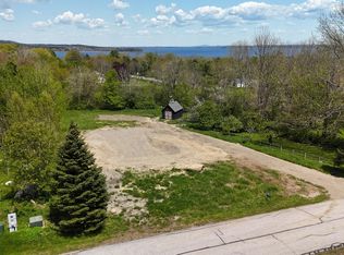 13 Old Stone Rd, Lincolnville, ME 04849