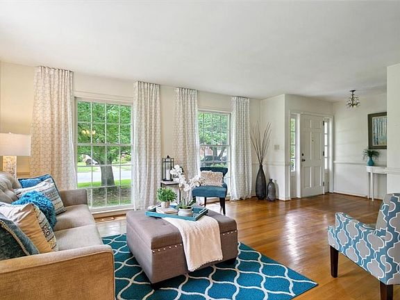 3rd image of 33 Minton Dr