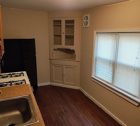 3rd image of 4625 Pulaski Ave APT 1
