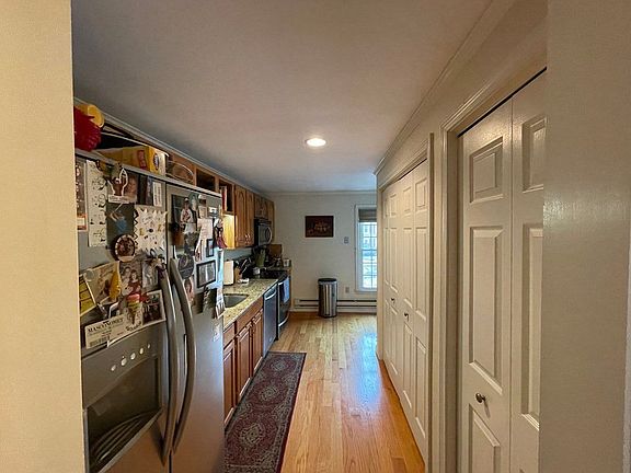 5th image of 28 Essex Green Ln #28