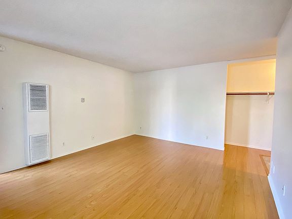 5th image of 1402 S Saltair Ave #2