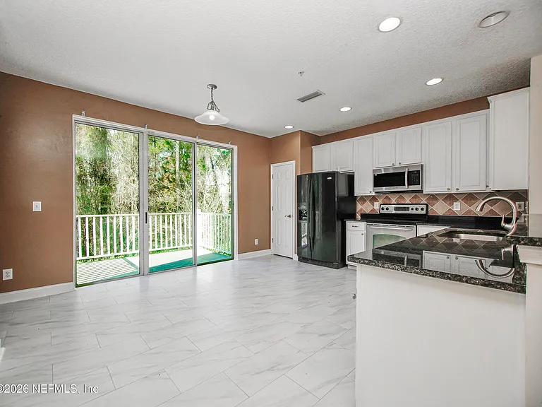 4442 Rock Creek Cir — Photo 12