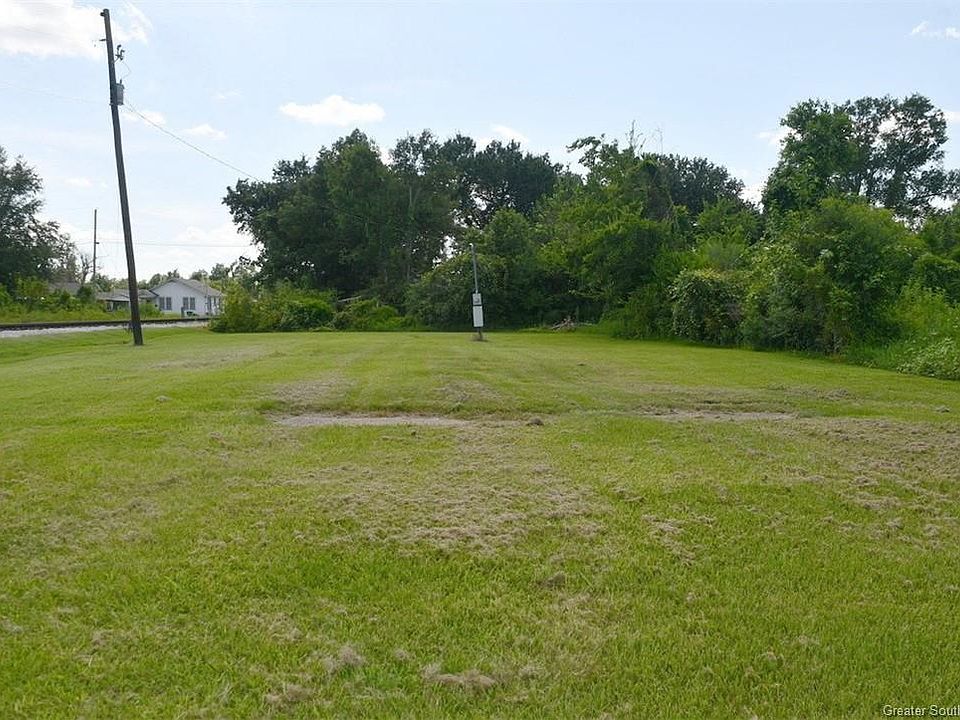 1st image of 601 Magnolia St