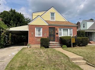 10928 222nd St, Queens Village, NY 11429