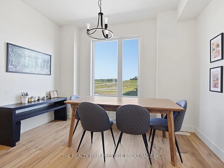 1595 Capri Cres #28 — Photo 11