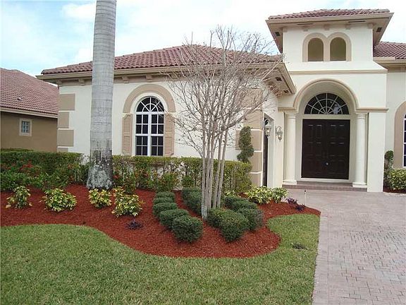 3rd image of 561 Enclave Creek