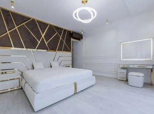 1022 Nelson St #1, Vancouver, BC V6E 4S7