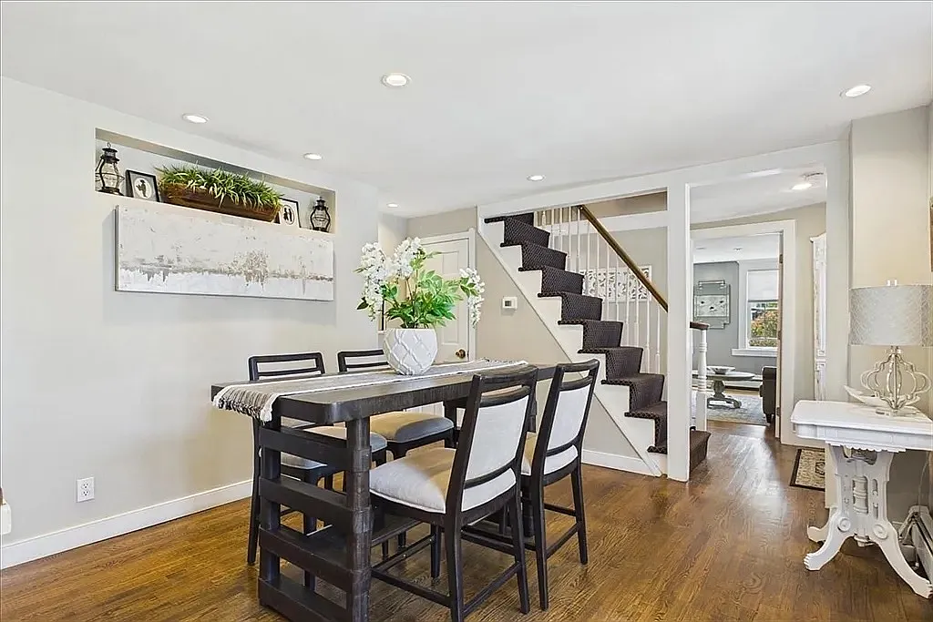 2 bed, 1.5 bath, 1176 sqft, $3,300 — Photo 4