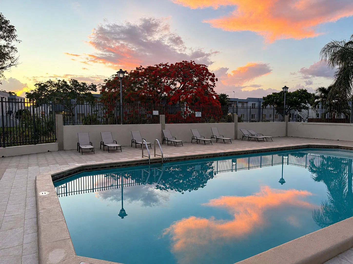 2 bed, 2.5 bath, 1200 sqft, $2,200 — Photo 2