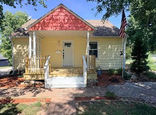 107 14th Ave E, Oskaloosa, IA 52577
