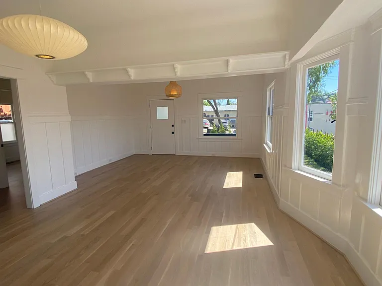 2260 Ewing St — Photo 5