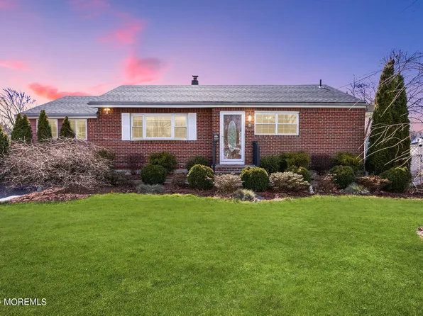 6 Linda Place, Hazlet, NJ 07730