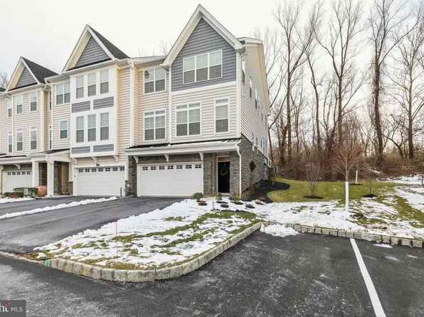 2044 Julia Dr, Conshohocken, PA 19428