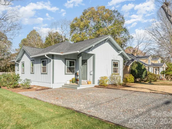 1631 Longfellow St, Charlotte, NC 28205