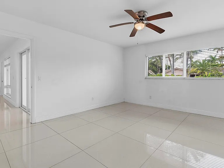 2910 NE 40th Ct — Photo 28