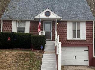 2401 Bittersweet Ln, Saint Joseph, MO 64503