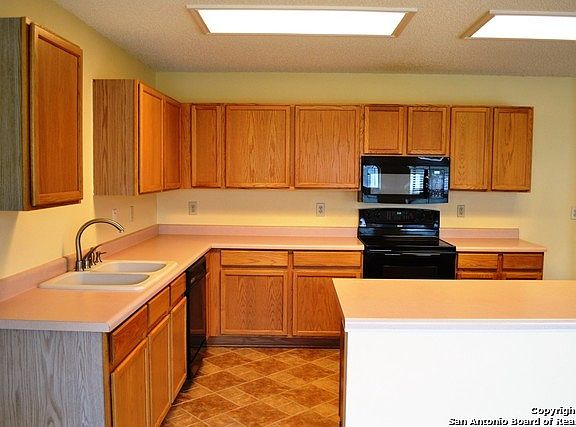 3rd image of 3317 Fresno Pl