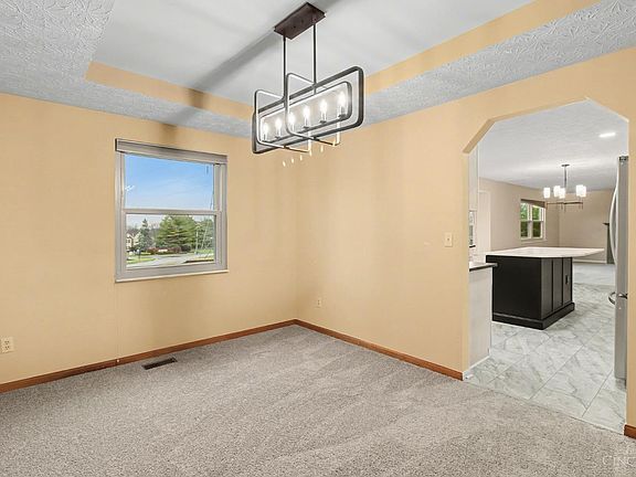 4th image of 6098 Glenngate Ct
