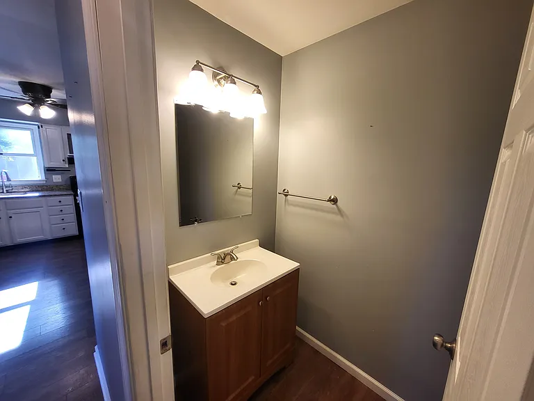 613 Cecil Ave — Photo 8