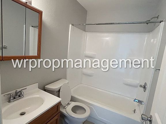 4th image of 2677 Shoreland Ave #B-5